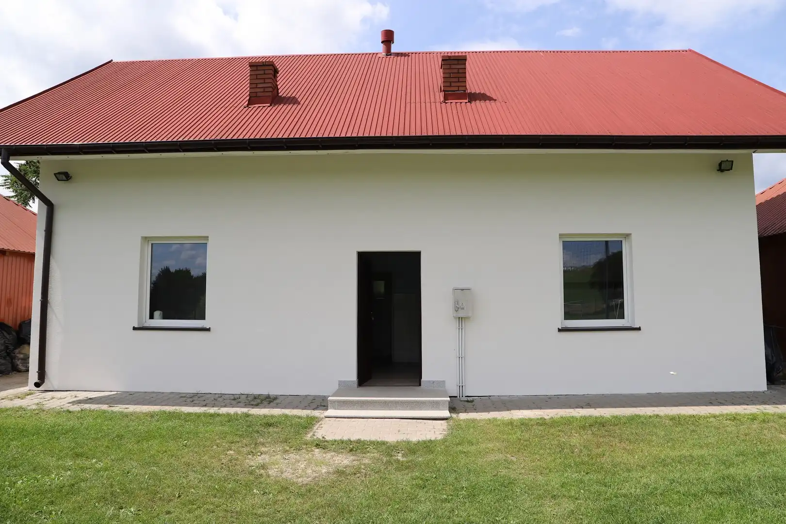 Sportowe zaplecza zyskały nowy blask. Zakończono modernizacje w Siekierczynie i Rupniowie