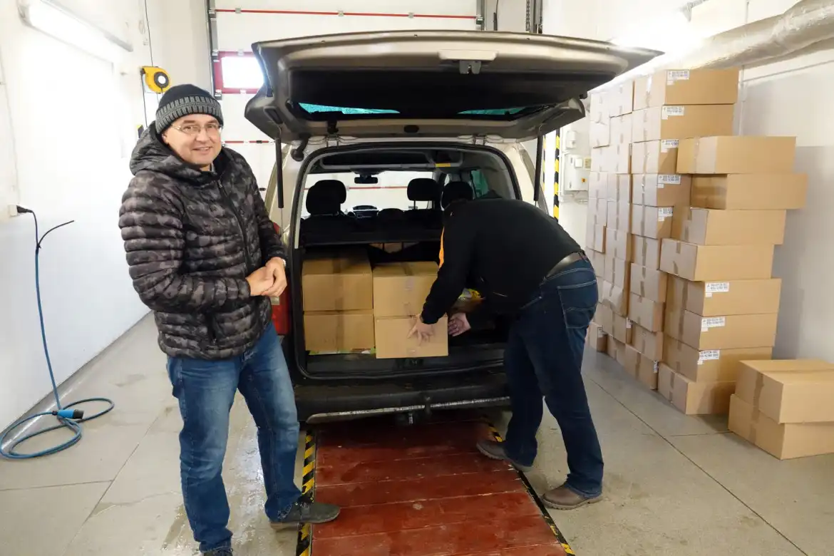 Powiat nowosądecki: Maseczki pojechały do DPSów i gmin