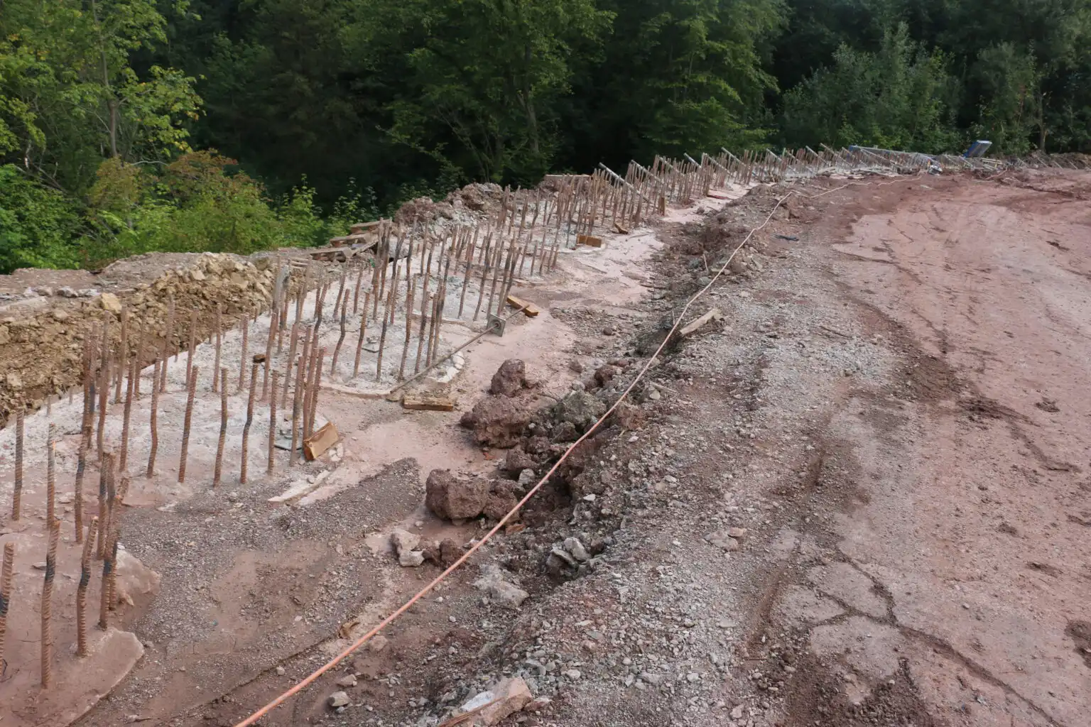 Limanowa: Postępują prace nad stabilizacją osuwiska przy ul. Paderewskiego