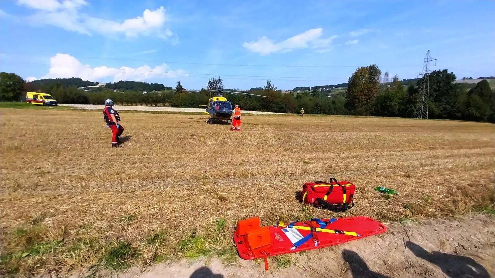 Brzezna: wypadek przy pracach polowych. Na miejsce wezwano śmigłowiec LPR