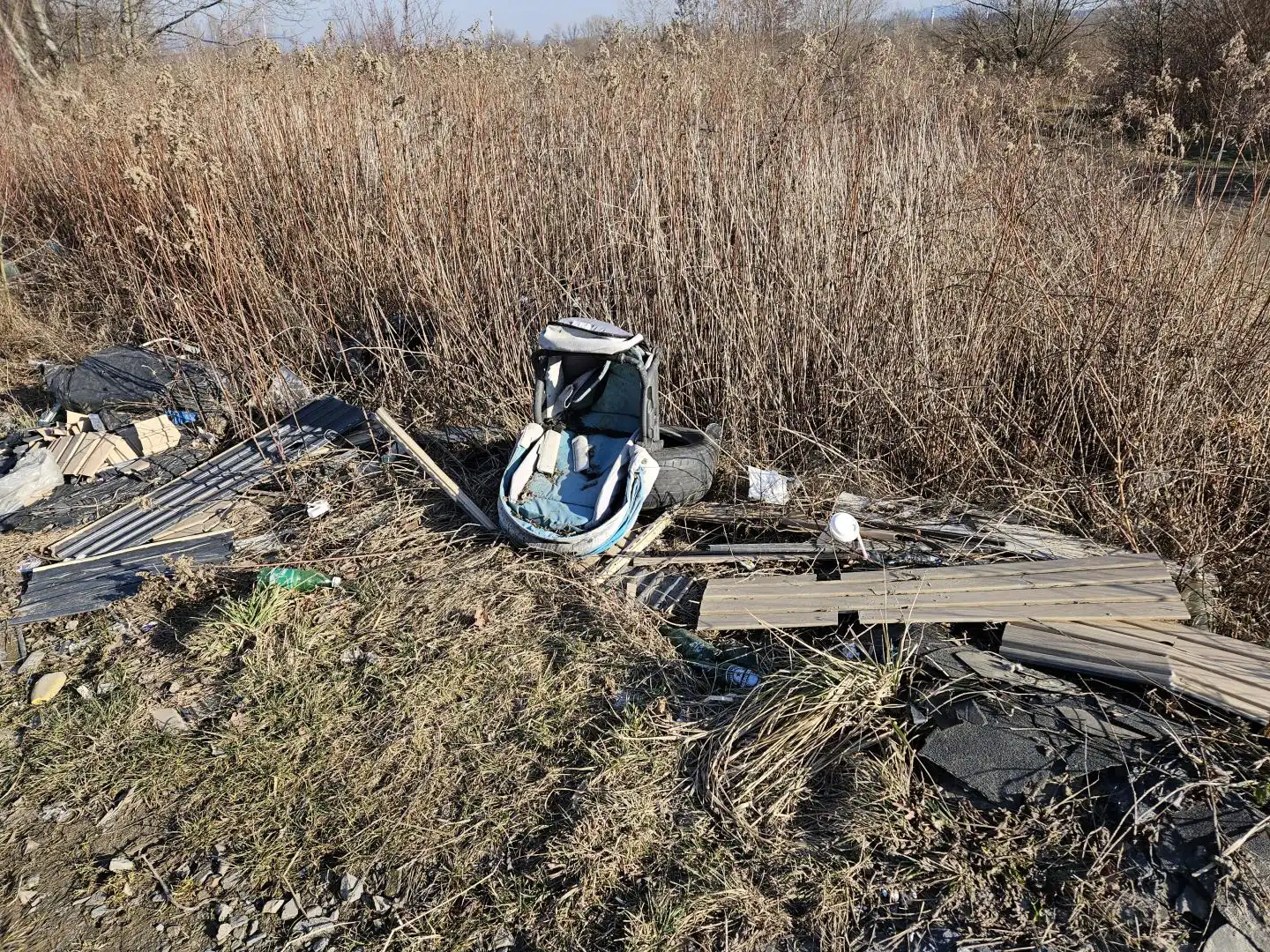 Podrzecze: Zamiast cieszyć się przyrodą, oglądamy dzikie wysypiska