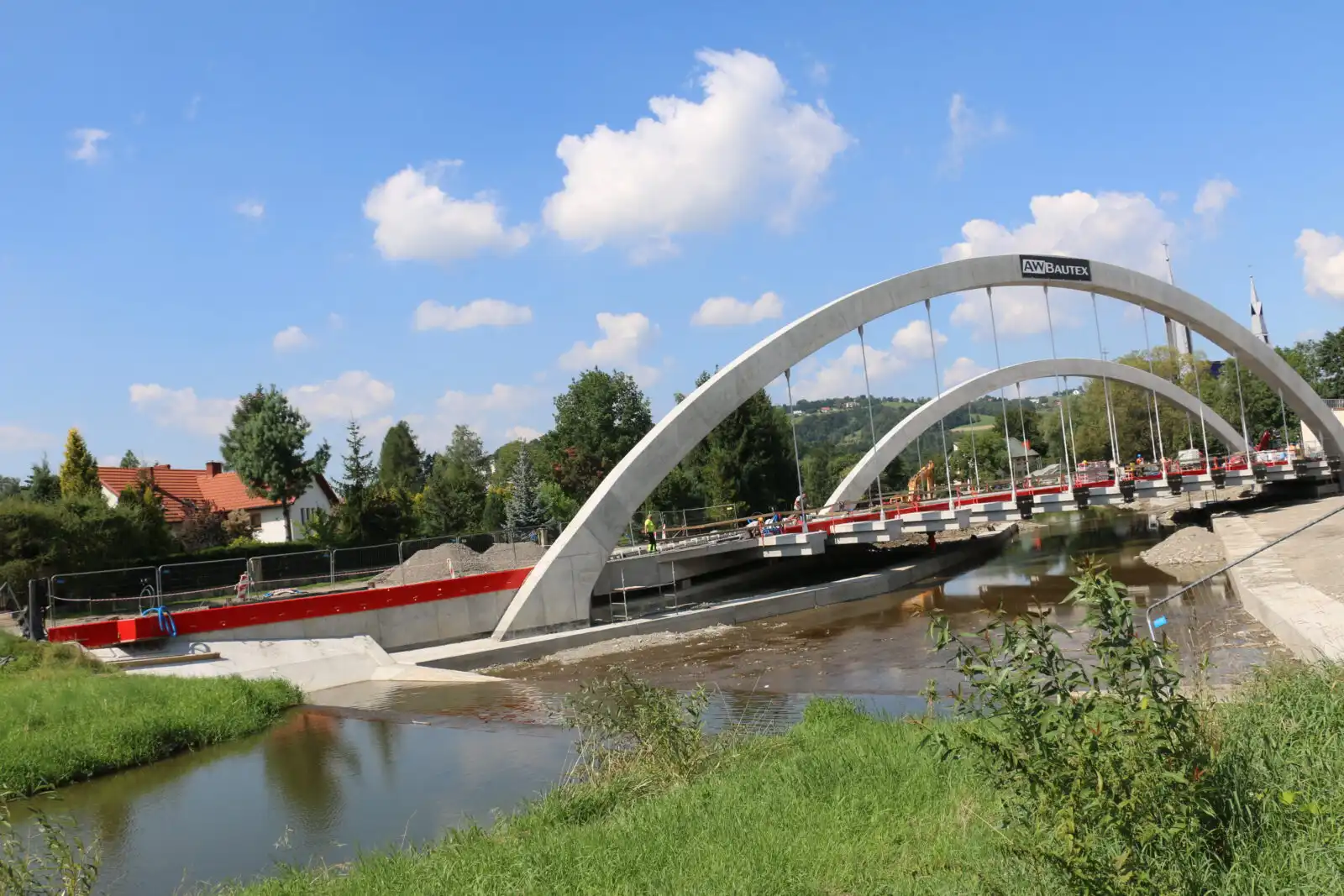 Limanowa: Postępuje budowa mostu na ulicy Lipowej