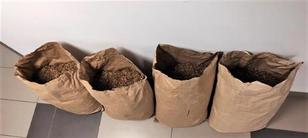Nowy Sącz: 55-latek w dostawczaku przechowywał 40 kilogramów nielegalnego tytoniu