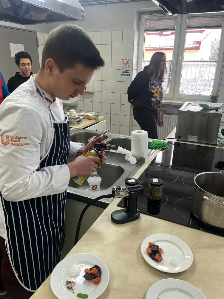Kurs kuchni molekularnej w ZS w Starym Sączu