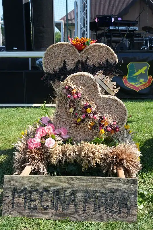 Radosne święto plonów. Mieszkańcy Gminy Sękowa dziękowali za urodzaj